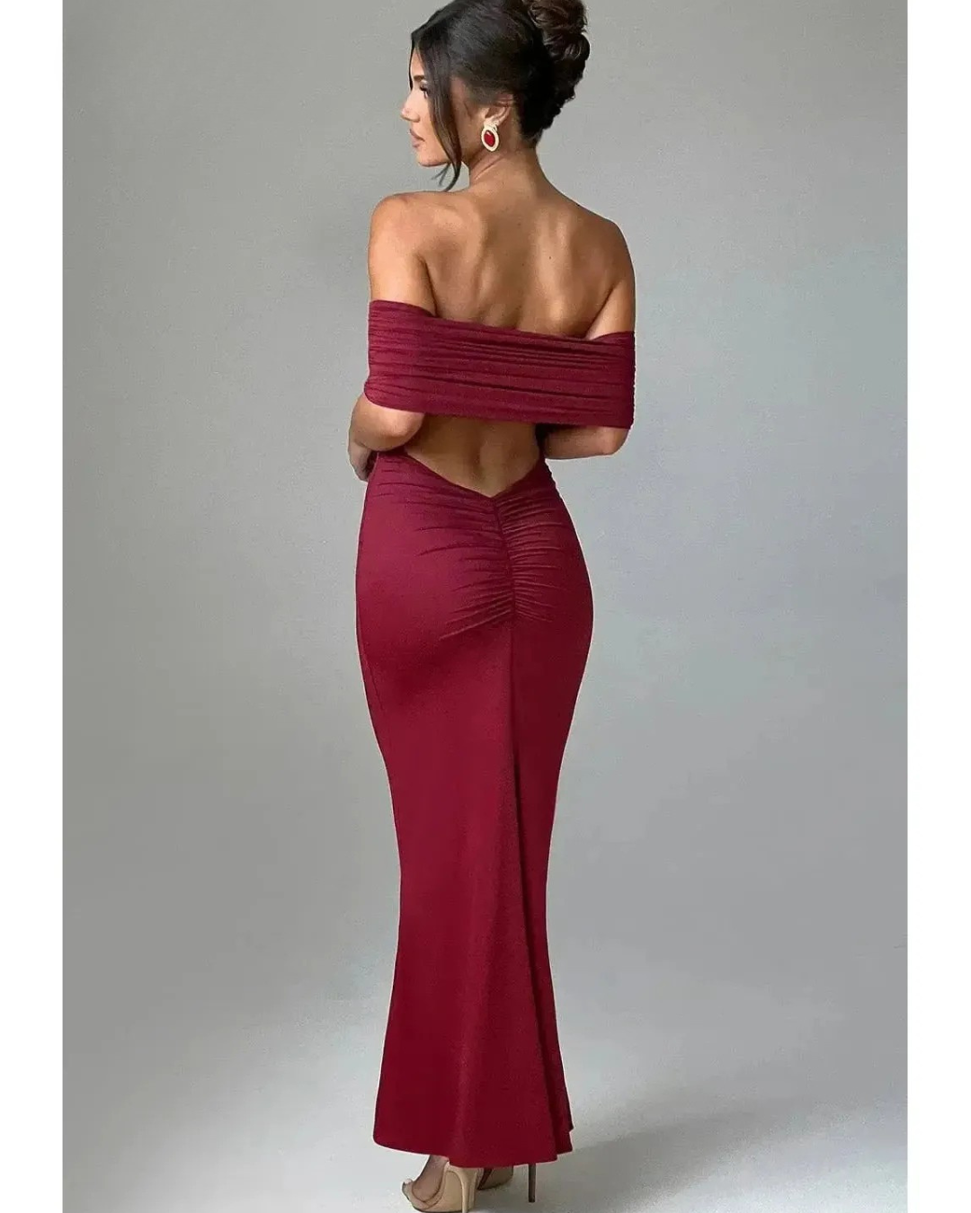 Olympia - Elegant Backless Maxi Dress