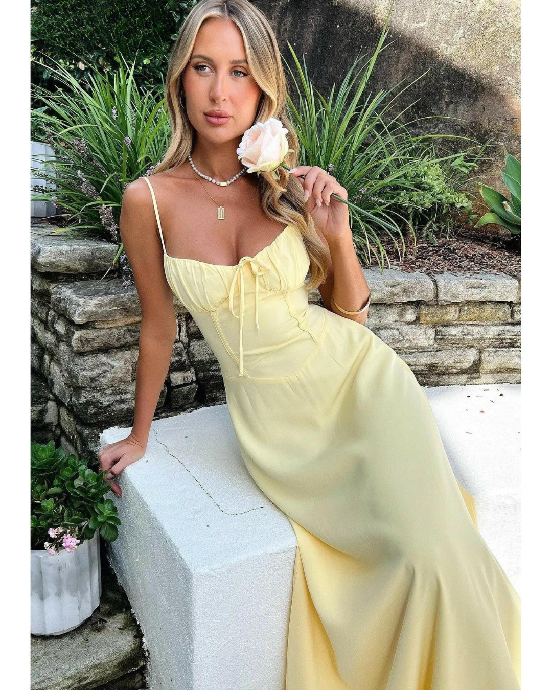 Maelys - Lace-Up Sleeveless Maxi Dress