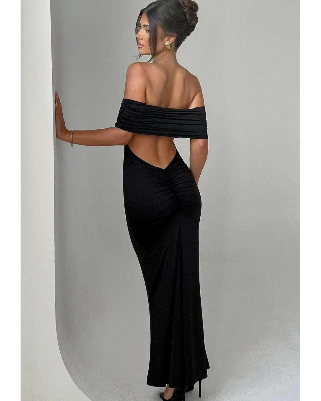 Olympia - Elegant Backless Maxi Dress