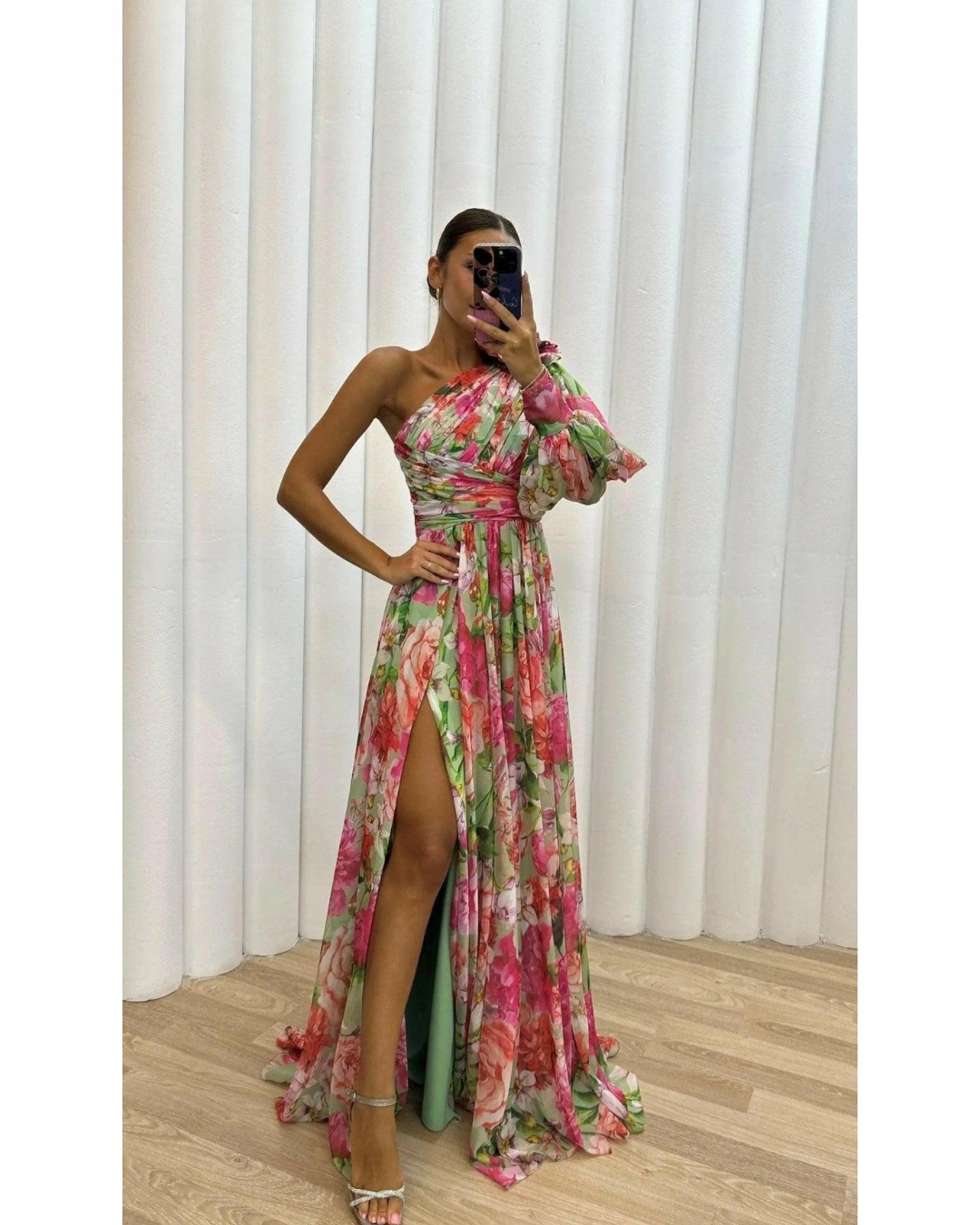 Audrey | Stunning Flowing Gown